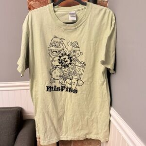 Island of Misfit Toys Light Green Tshirt Size Large